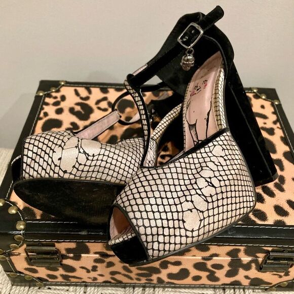 Iron Fist Caught Kewpie Killer Platform Heels - Picture 4 of 15